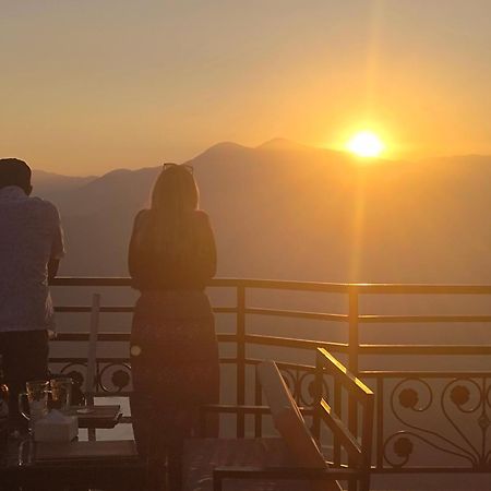 Hotel High Ground Inn Sarangkot Pokhara Eksteriør bilde