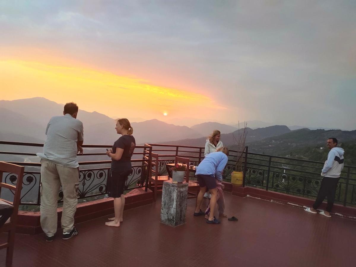 Hotel High Ground Inn Sarangkot Pokhara Eksteriør bilde