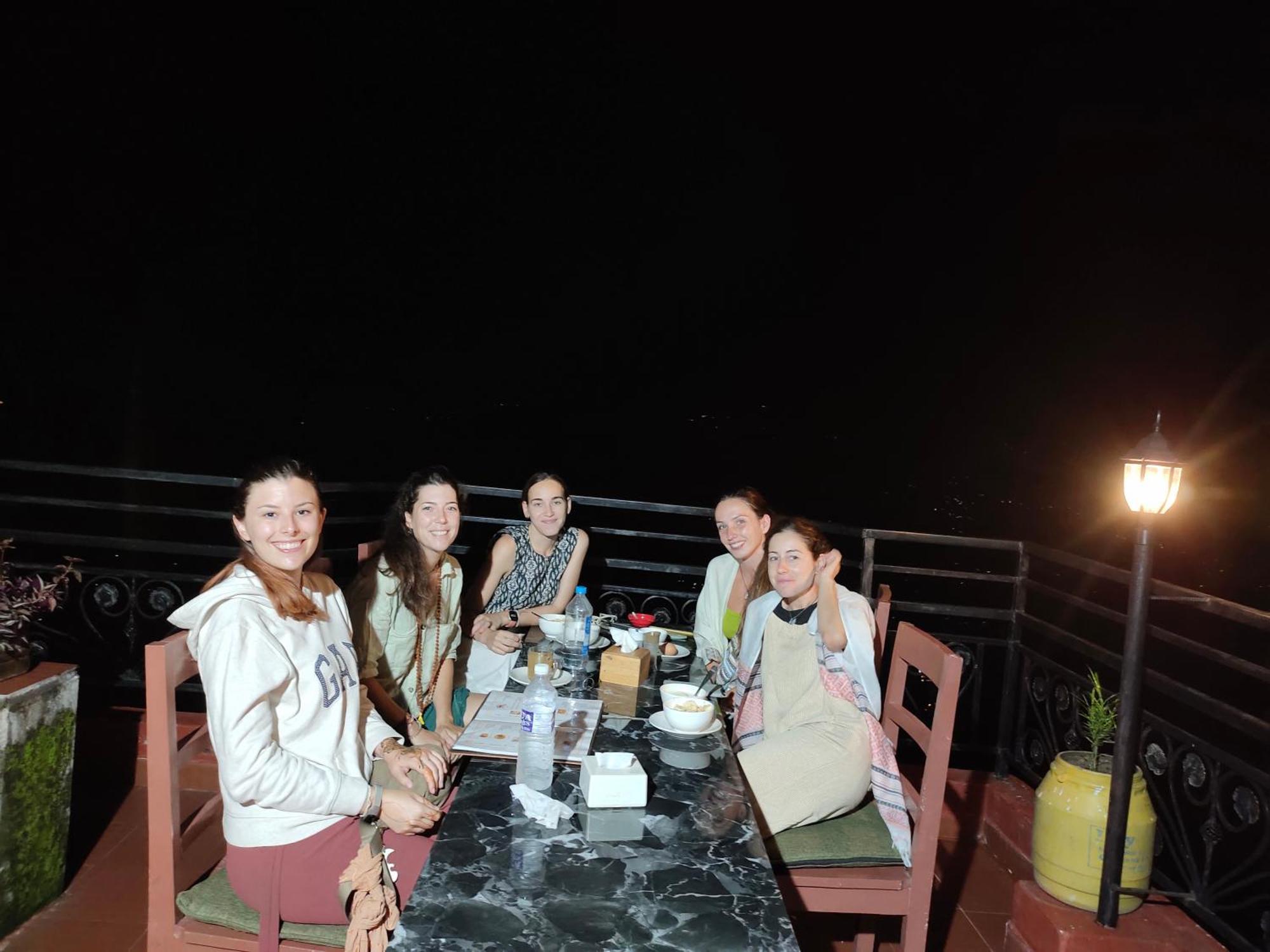 Hotel High Ground Inn Sarangkot Pokhara Eksteriør bilde