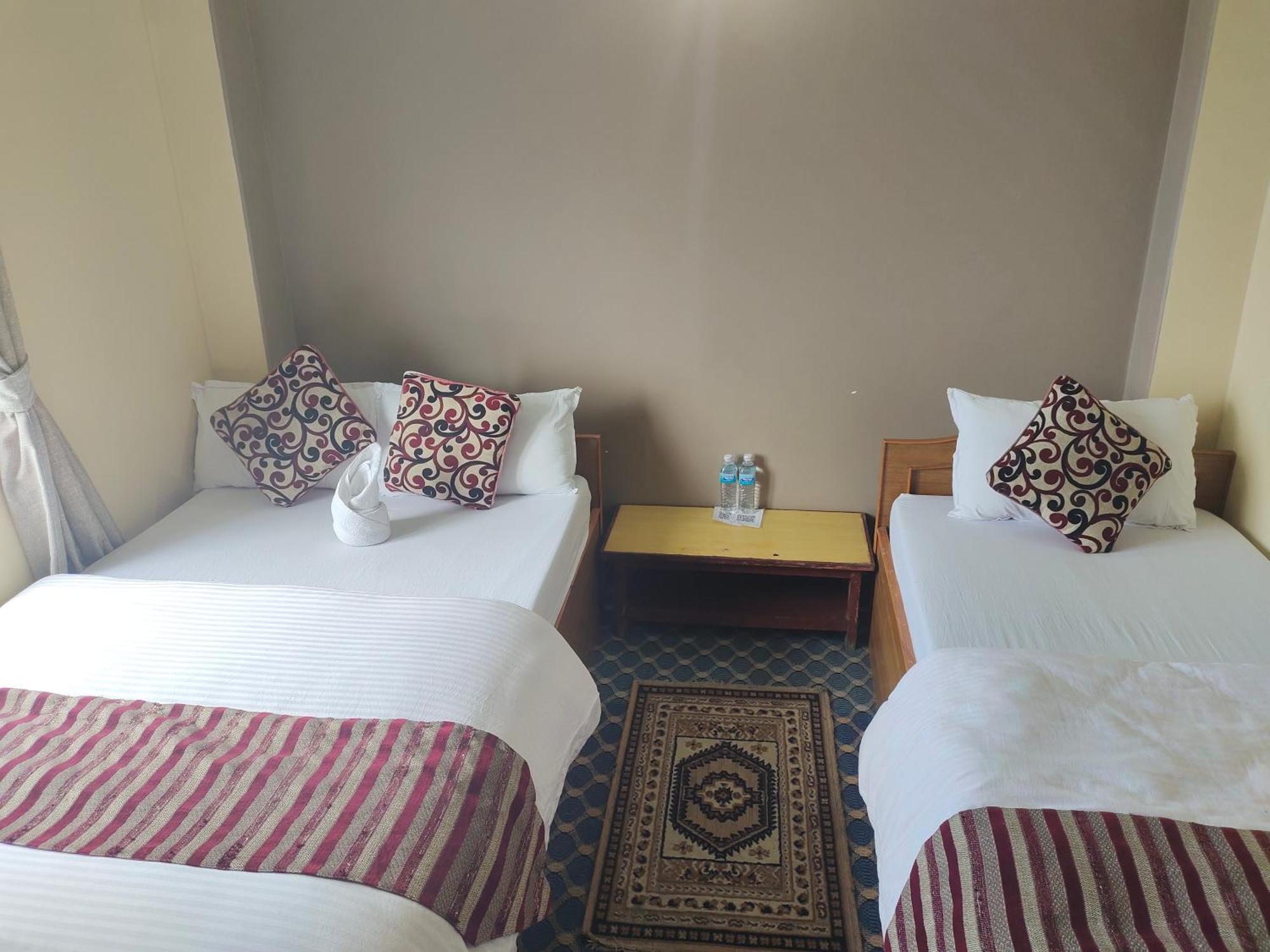 Hotel High Ground Inn Sarangkot Pokhara Rom bilde